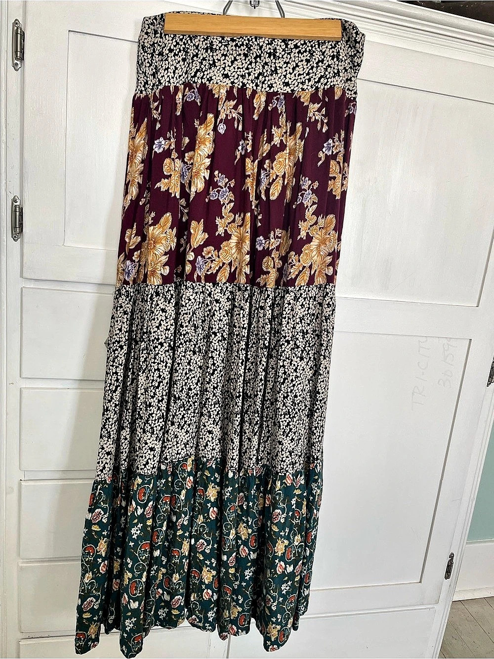 Natural Life Camille Maxi Skirt Floral Green & Burgundy Medium - Picture 2 of 4